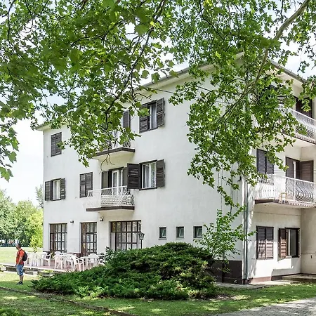 Siraly 2* バラトンレッレ