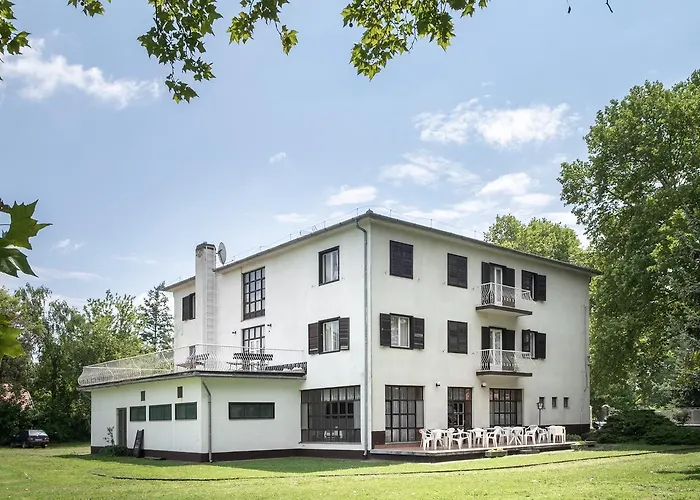 Siraly מלון בלטונללה