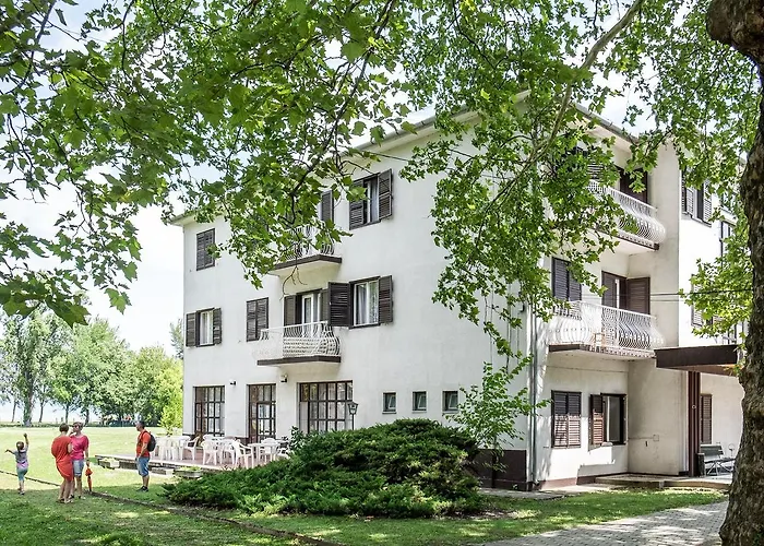 Siraly 2* בלטונללה