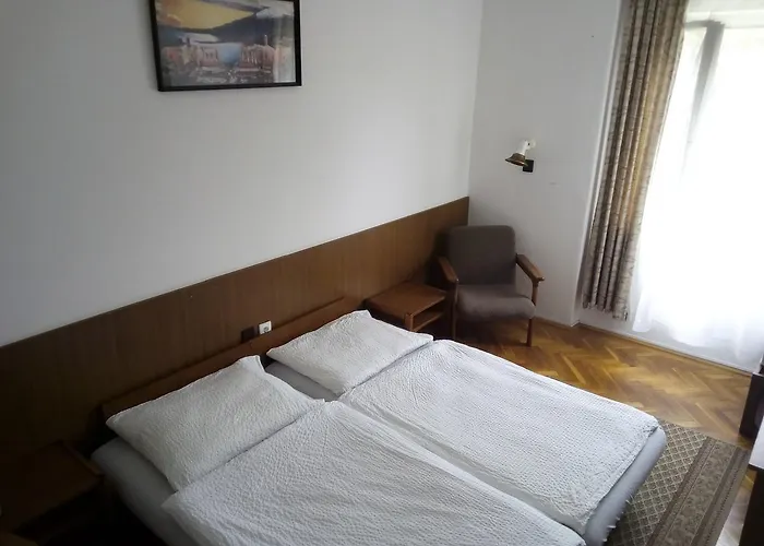 Siraly מלון בלטונללה