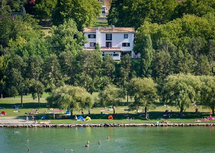 מלון Siraly בלטונללה